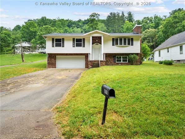 1800 Sugar Creek Dr, Charleston, WV 25387