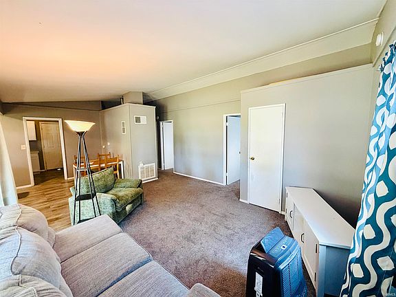5th image of 1412 Beck Ln