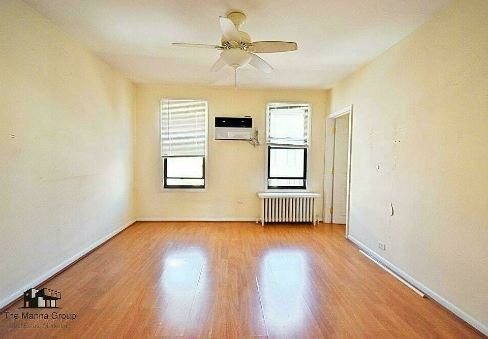 2nd image of 148 Devoe St #3