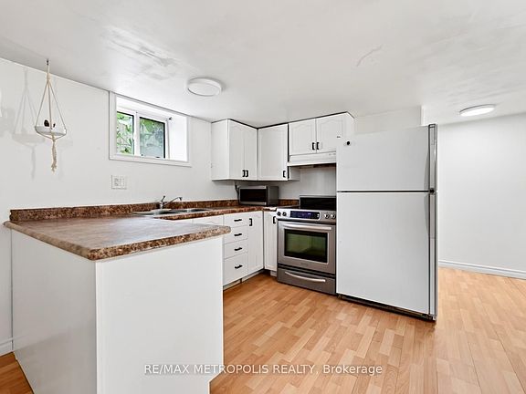3rd image of 312 Palmerston Ave #Basement