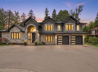 332 Woodworth Dr, Hamilton, ON L9G2N1