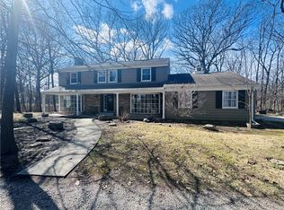 15827 N Oak Crest Rd, Marshall, IL 62441