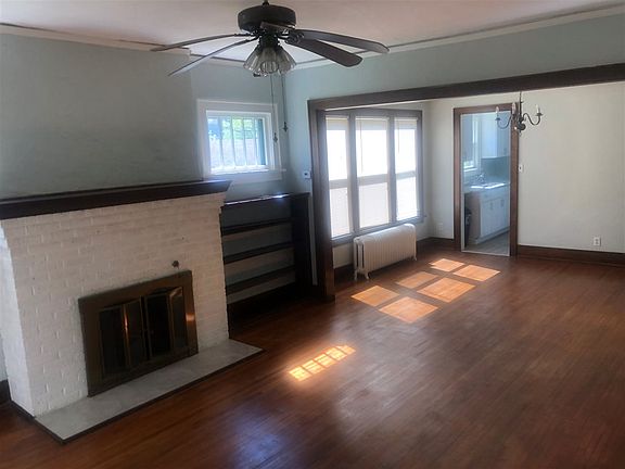 3rd image of 617 E F St