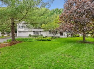 8 Argentine Way, Norwalk, CT 06850