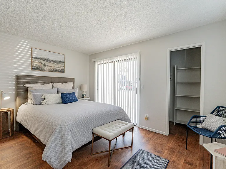 Club Valencia Luxury Apartments — Photo 10