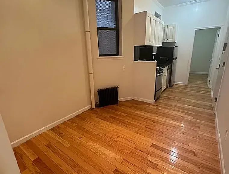 237 Henry St #1B — Photo 1