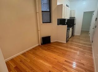 237 Henry St #1B, New York, NY 10002