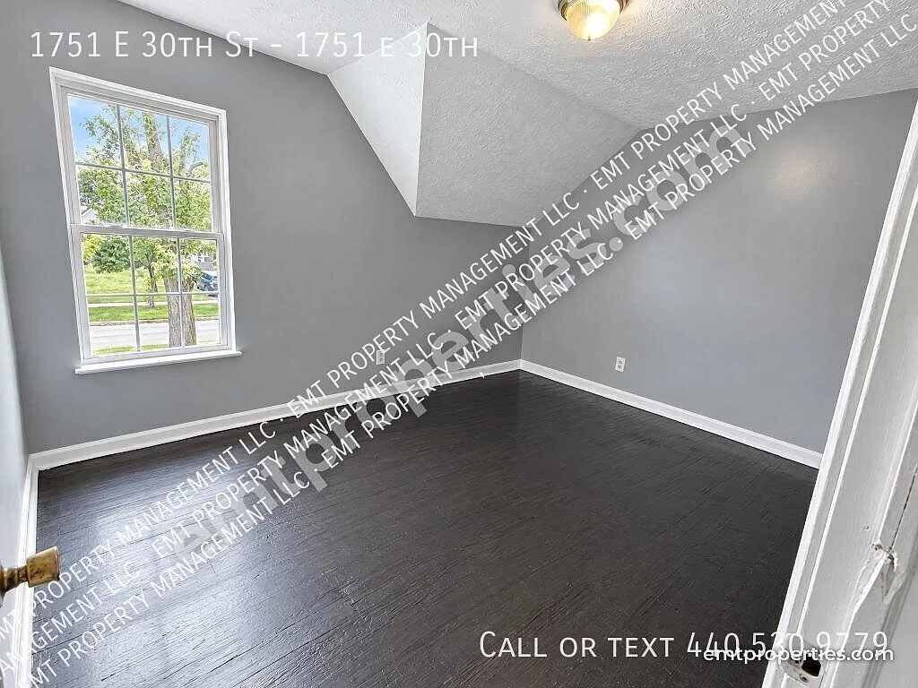 1749-1751 e 30th, 1751 e 30th — Photo 4