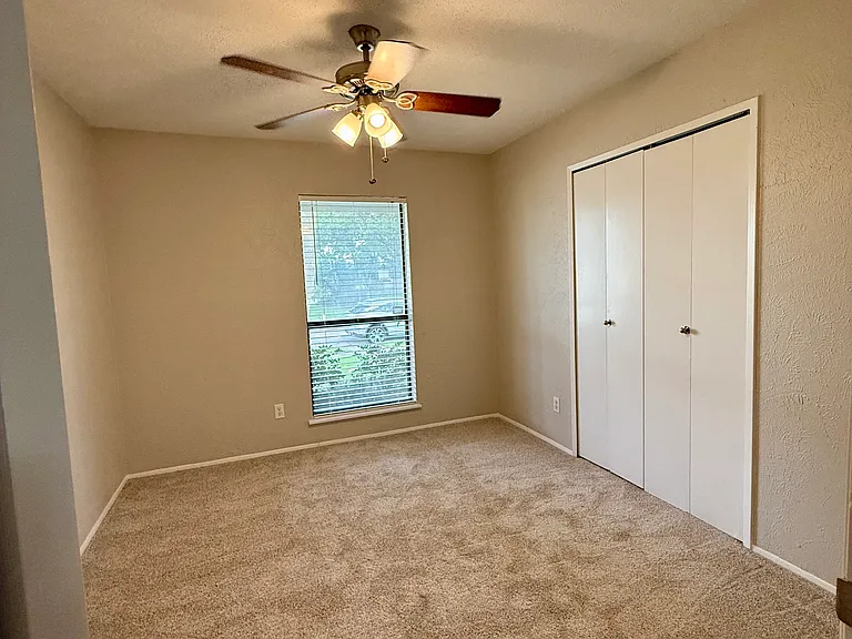 435 Clear Creek Ln — Photo 11