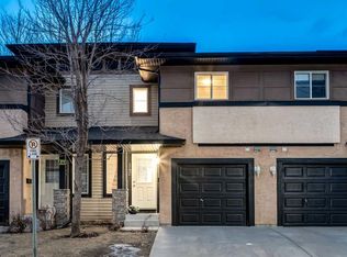 142 E Eversyde Cmn SW, Calgary, AB T2Y 4Z6