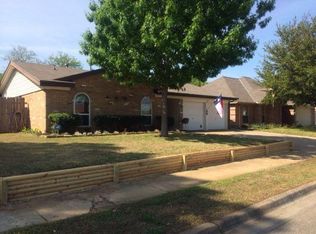 1924 Schumac Ln, Bedford, TX 76022