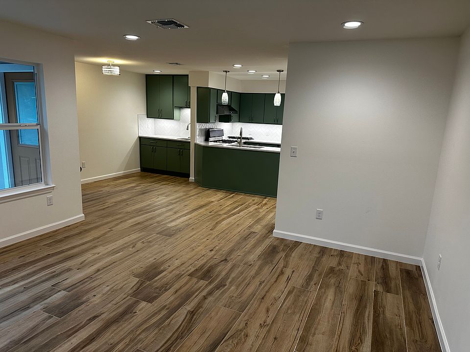 Living / Dining / Kitchen