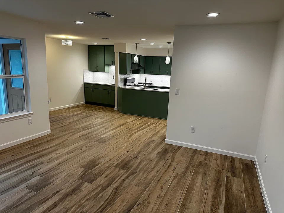 Living / Dining / Kitchen