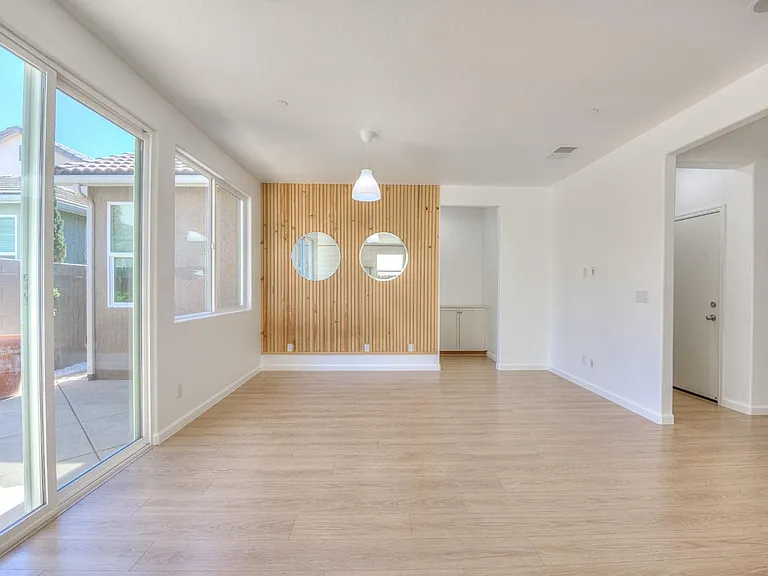 1511 N Encoure Way — Photo 12