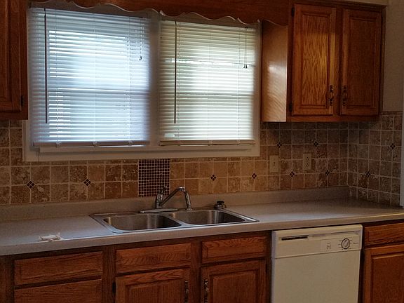 3rd image of 2814 Knight Ave