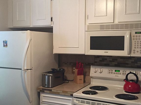 3rd image of 22 Brassie Ct