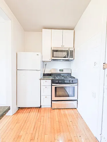 4260 N Clark St #1E Photo 1