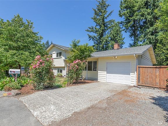 2nd image of 460 SE Evans Ln