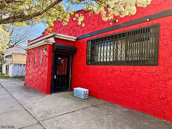 2nd image of 645 Magnolia Ave #0