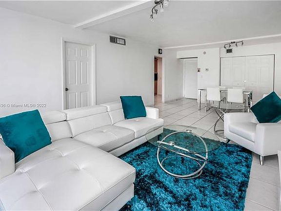2nd image of 100 Bayview Dr APT 631
