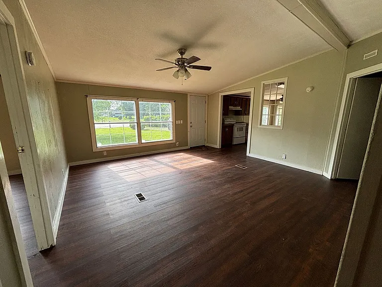 90 Morgan Ln — Photo 18