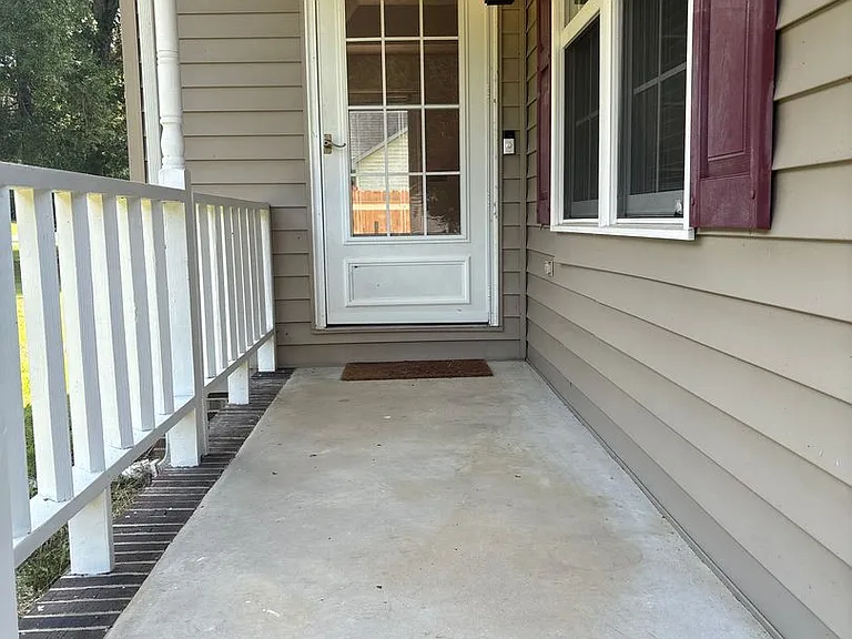 671 Circle Dr — Photo 3