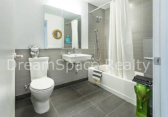 3rd image of 64 Bayard St APT 4D