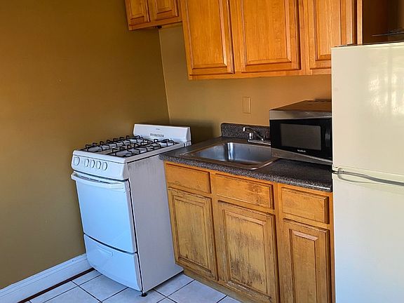 5th image of 811 Saint Paul St APT 3A