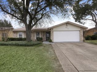 513 Michael Dr, Grand Prairie, TX 75052