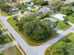 902 Greenbrier Ave, Sebastian, FL 32958