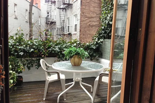 Rented by Corcoran | media 27