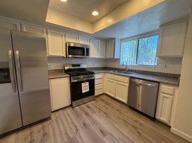 Agoura Carriage House LLC