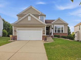 866 Canyon Creek Dr, Holly, MI 48442