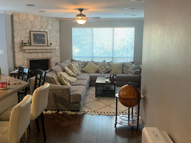 114 Blue Thorn Trl — Photo 16
