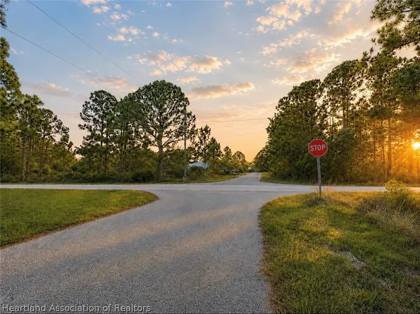 337 Comanche St NW, Lake Placid, FL 33852