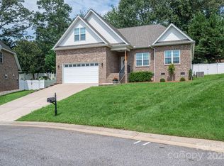 1261 10th Street Pl NW #34, Hickory, NC 28601