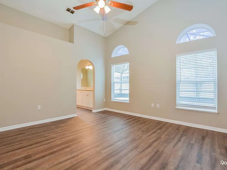 826 Brightview Dr — Photo 6