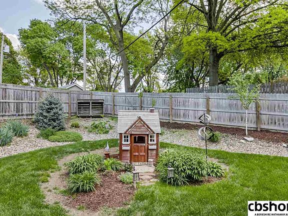 3rd image of 1505 Pinewood Circle Dr