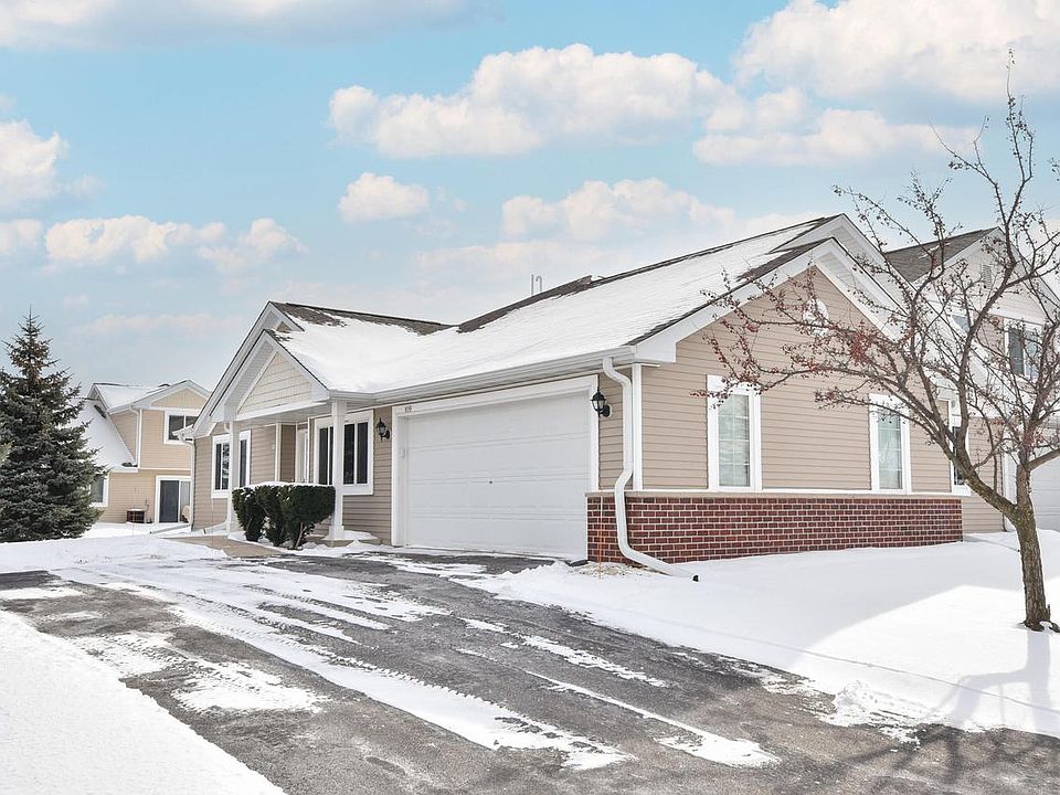 1st image of 879 Cumberland LANE