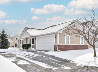 879 Cumberland Ln, Port Washington, WI 53074