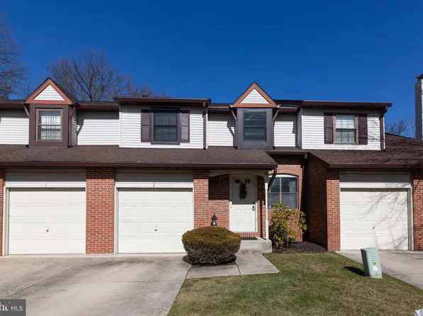 47 Greensward Ln, Cherry Hill, NJ 08002