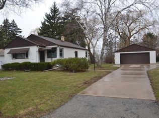 3034 W Rochelle Ave, Glendale, WI 53209