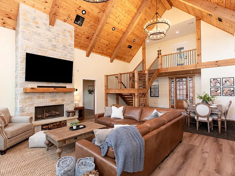 458 Palisade Dr — Photo 18
