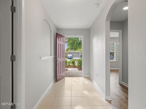 3rd image of 3221 HIDDEN MEADOWS Court