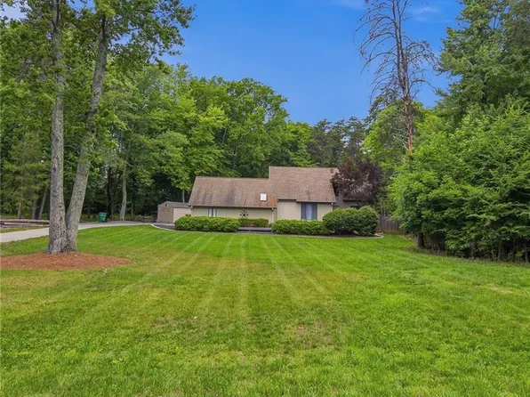 3611 Huntingridge Dr, High Point, NC 27265