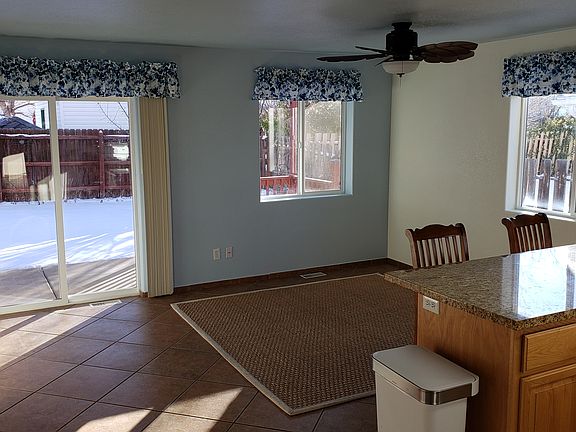 "Oh the Light"! Dining