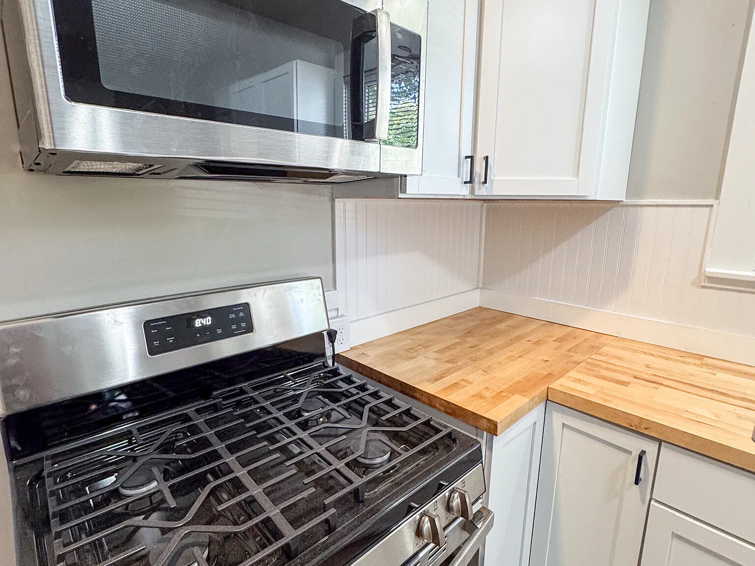 Fully Updated 3 Bed / 1 Bath on the West Side with Parking — Photo 2