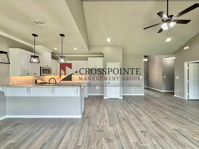 332 Kingdom Blvd — Photo 5