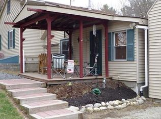 17 Cranberry Pond Rd, Cropseyville, NY 12052