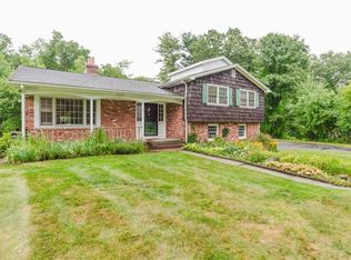 21 Hiller Dr, Seekonk, MA 02771